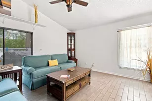 1932 Gregory Dr, Tampa, FL 33613 - Photo 10