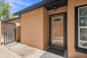 1932 Gregory Dr, Tampa, FL 33613 - Photo 68