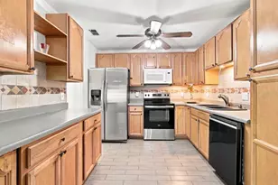 1932 Gregory Dr, Tampa, FL 33613 - Photo 16