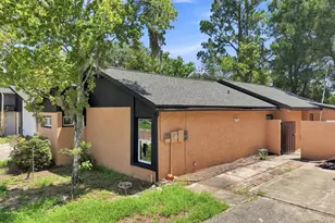 1932 Gregory Dr, Tampa, FL 33613 - Photo 58