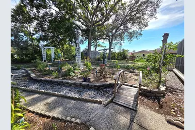 9040 Bay Drive, Spring Hill, FL 34606 - Photo 38