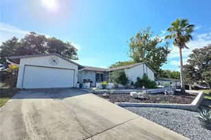 9040 Bay Dr, Spring Hill, FL 34606 - Photo 2