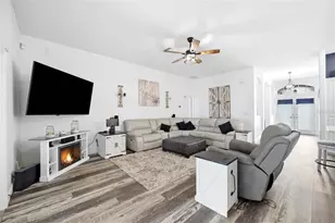 12041 Sapphire Dr, Spring Hill, FL 34609 - Photo 6