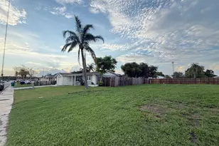 3221 Roxbury Dr, Holiday, FL 34691 - Photo 2