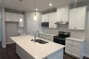 18732 Highland Dew St, Spring Hill, FL 34610 - Photo 4