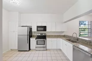 121 Lindsay Ln, Oldsmar, FL 34677 - Photo 12