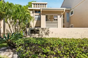 121 Lindsay Ln, Oldsmar, FL 34677 - Photo 2