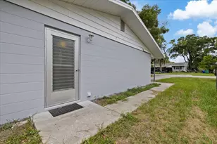 5900 Avocado St, Zephyrhills, FL 33542 - Photo 4