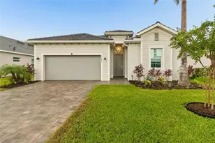17622 Santorini Ct, Venice, FL 34293 - Photo 2