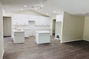 13475 Canyon Swallow Rd, Weeki Wachee, FL 34614 - Photo 6