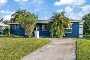 2698 46th Ave N, Saint Petersburg, FL 33714 - Photo 1