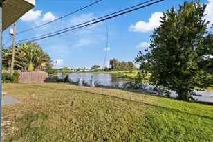2698 46th Ave N, Saint Petersburg, FL 33714 - Photo 4