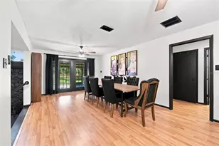 28850 Lindenhurst Dr, Wesley Chapel, FL 33544 - Photo 24