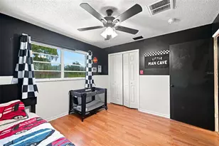 28850 Lindenhurst Dr, Wesley Chapel, FL 33544 - Photo 32