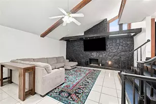28850 Lindenhurst Dr, Wesley Chapel, FL 33544 - Photo 2