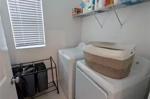 3385 Lapis Lk Dr, Zephyrhills, FL 33541 - Photo 18