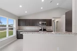 12073 Manassas Ave, Weeki Wachee, FL 34614 - Photo 14
