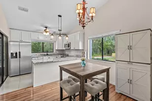 8015 Picketts Ct, Weeki Wachee, FL 34613 - Photo 12