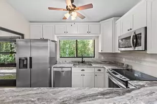 8015 Picketts Ct, Weeki Wachee, FL 34613 - Photo 18