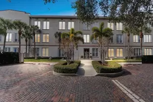701 Mirror Lake Dr N, Saint Petersburg, FL 33701 - Photo 8