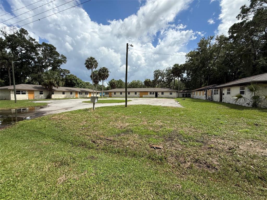 750 NE 10th St - 750 NE 10th St, Crystal River, FL 34428 Luxury Property | Jose Angel Pina