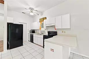 16205 Perimeter Dr, Brooksville, FL 34614 - Photo 8