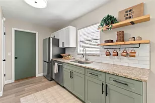 11208 Portsmouth St, Spring Hill, FL 34609 - Photo 10