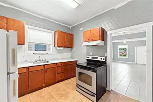 1609 E Lake Ave, Tampa, FL 33610 - Photo 10