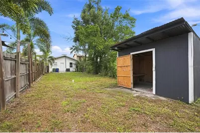 1609 E Lake Avenue, Tampa, FL 33610 - Photo 24
