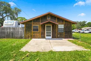 12823 Buckeye Dr, Hudson, FL 34669 - Photo 2