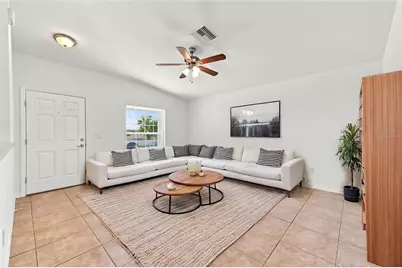 37150 Highland Bluff Circle, Dade City, FL 33523 - Photo 2