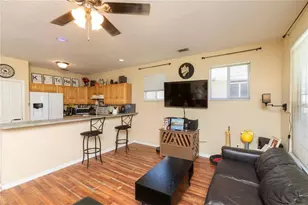 6212 Moorefield Ln, Zephyrhills, FL 33542 - Photo 4