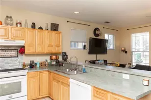 6212 Moorefield Ln, Zephyrhills, FL 33542 - Photo 10