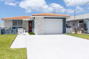 4927 Blue Heron Dr, New Port Richey, FL 34652 - Photo 2