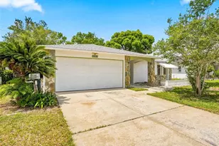 11121 Rollingwood Dr, Port Richey, FL 34668 - Photo 6