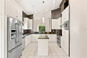10097 Holly Berry Dr, Weeki Wachee, FL 34613 - Photo 8