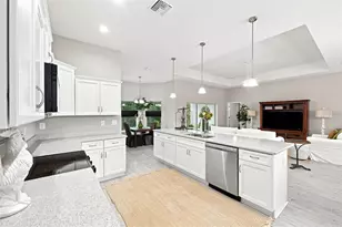 15450 Cliff Swallow Rd, Weeki Wachee, FL 34614 - Photo 12