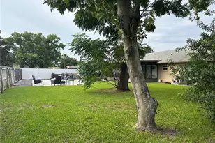 7702 Rusty Hook Ct, Hudson, FL 34667 - Photo 4