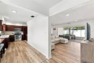 2172 University Dr S, Clearwater, FL 33764 - Photo 12
