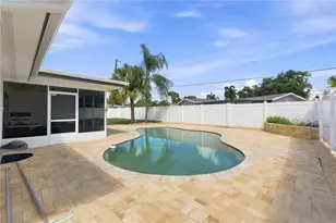 2172 University Dr S, Clearwater, FL 33764 - Photo 28
