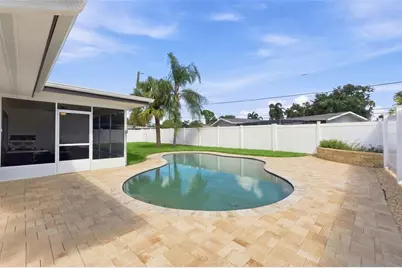 2172 University Drive S, Clearwater, FL 33764 - Photo 30