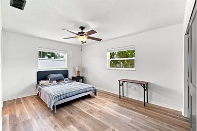 2172 University Drive S, Clearwater, FL 33764 - Photo 22