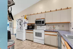 10833 Livingston Dr, New Port Richey, FL 34654 - Photo 10