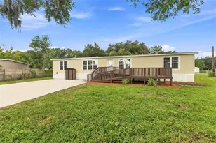6453 Mangrove Dr, Wesley Chapel, FL 33544 - Photo 2