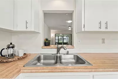 7610 Oakmont Lane, New Port Richey, FL 34654 - Photo 10