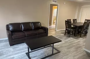 3914 King Dr, Brandon, FL 33511 - Photo 2