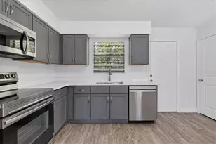 10430 Chalmer St, Spring Hill, FL 34608 - Photo 14