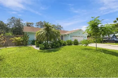 1507 Poinsettia Avenue, Tarpon Springs, FL 34689 - Photo 2