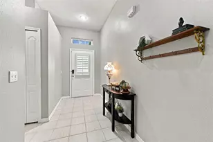 19401 Melody Fair Pl, Lutz, FL 33558 - Photo 4