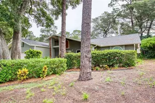 2143 Salisbury Ct, Palm Harbor, FL 34683 - Photo 2